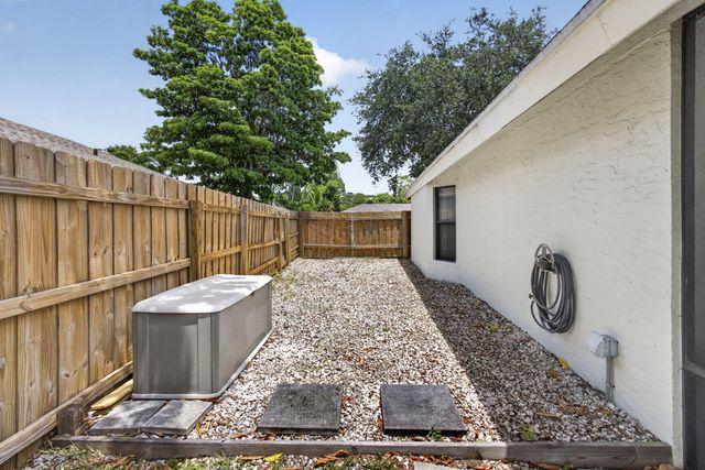 559 Azure Avenue, Wellington, FL 33414