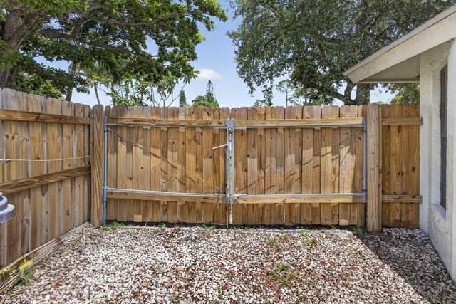 559 Azure Avenue, Wellington, FL 33414