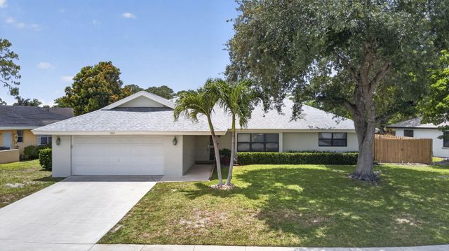 559 Azure Avenue, Wellington, FL 33414