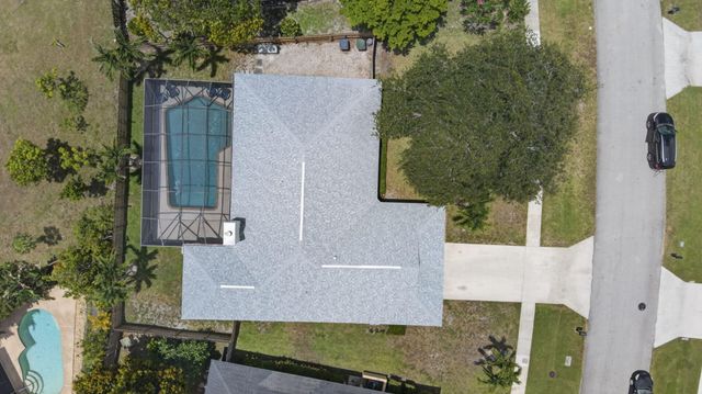 559 Azure Avenue, Wellington, FL 33414