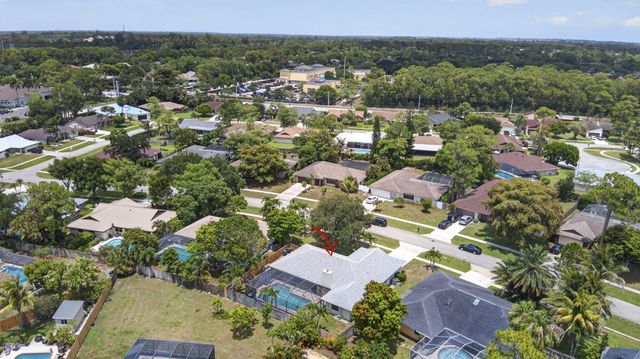 559 Azure Avenue, Wellington, FL 33414
