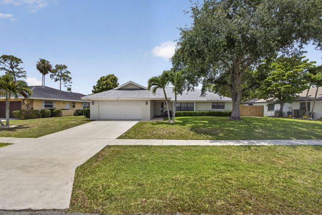 559 Azure Avenue, Wellington, FL 33414