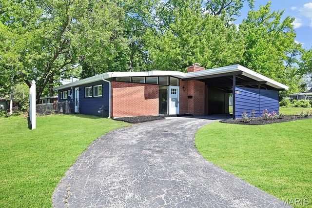 8445 Bayberry Drive, Berkeley, MO 63134