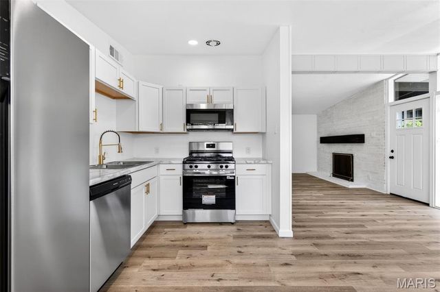 8445 Bayberry Drive, Berkeley, MO 63134