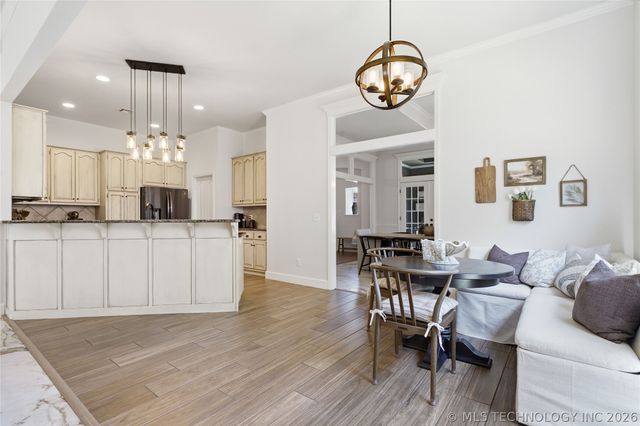 404 N Eucalyptus Avenue, Broken Arrow, OK 74012