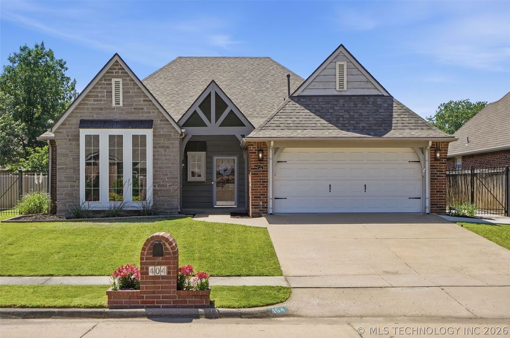 404 N Eucalyptus Avenue, Broken Arrow, OK 74012