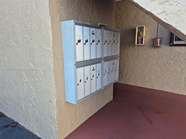 1185 W 27th St, Hialeah, FL 33010