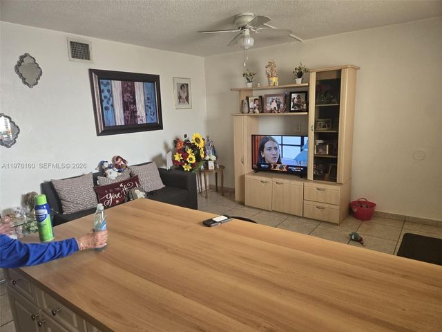 1185 W 27th St, Hialeah, FL 33010