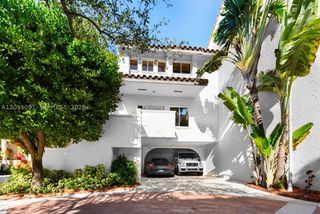 2000 S Bayshore Dr 58, Miami, FL 33133