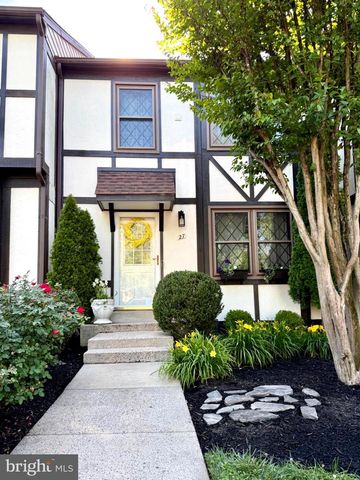 27 LYNDHURST CT, Sterling, VA 20165