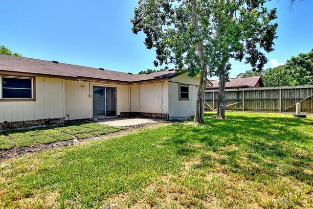 1947 Sean Dr, Corpus Christi, TX 78412