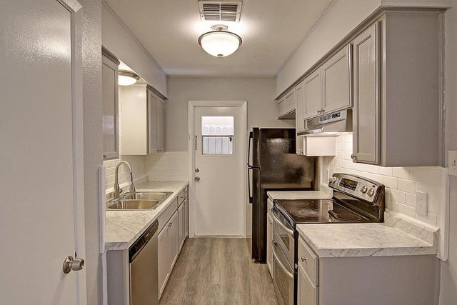 1947 Sean Dr, Corpus Christi, TX 78412