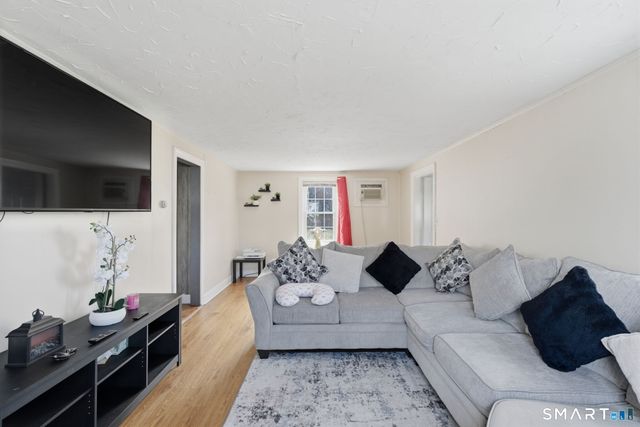 103 Maple Street, East Hartford, CT 06118