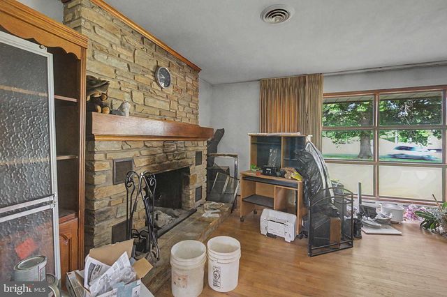 2232 PENNINGTON RD, Trenton, NJ 08638