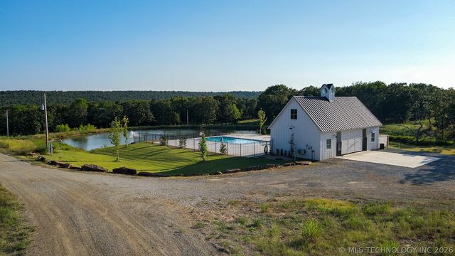 10 Pebble Ridge Road, Eufaula, OK 74432