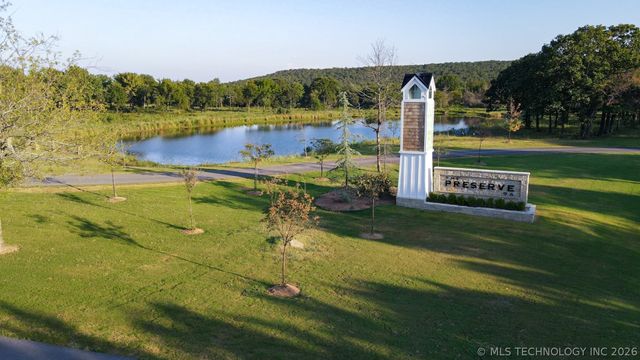 10 Pebble Ridge Road, Eufaula, OK 74432