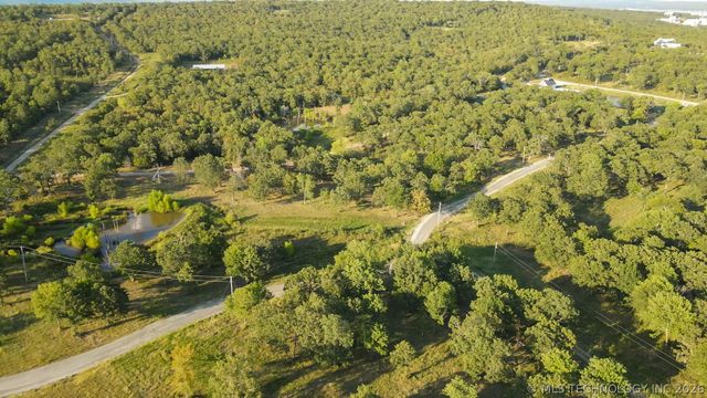 10 Pebble Ridge Road, Eufaula, OK 74432