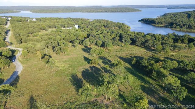 10 Pebble Ridge Road, Eufaula, OK 74432