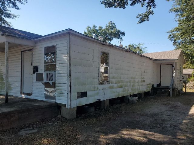 737 Roberts St Unit A, Deridder, LA 70634