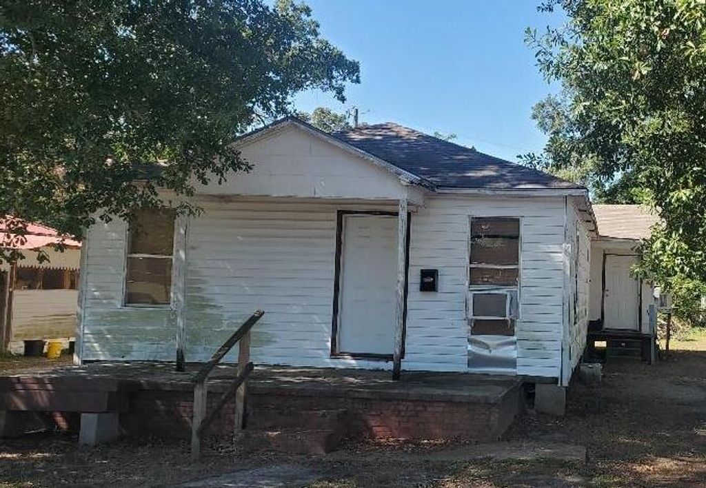 737 Roberts St Unit A, Deridder, LA 70634