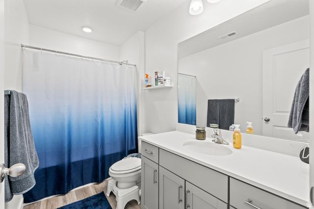 3742 S GOLD BANK DR, Magna, UT 84044