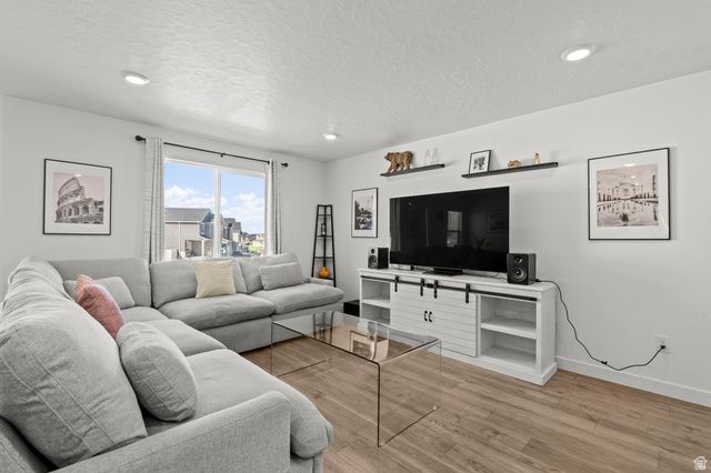 3742 S GOLD BANK DR, Magna, UT 84044