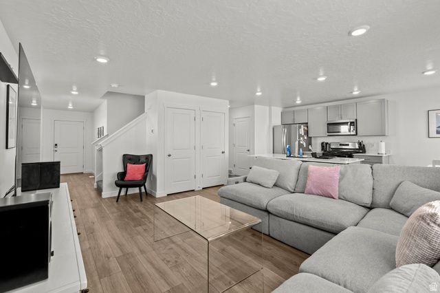 3742 S GOLD BANK DR, Magna, UT 84044