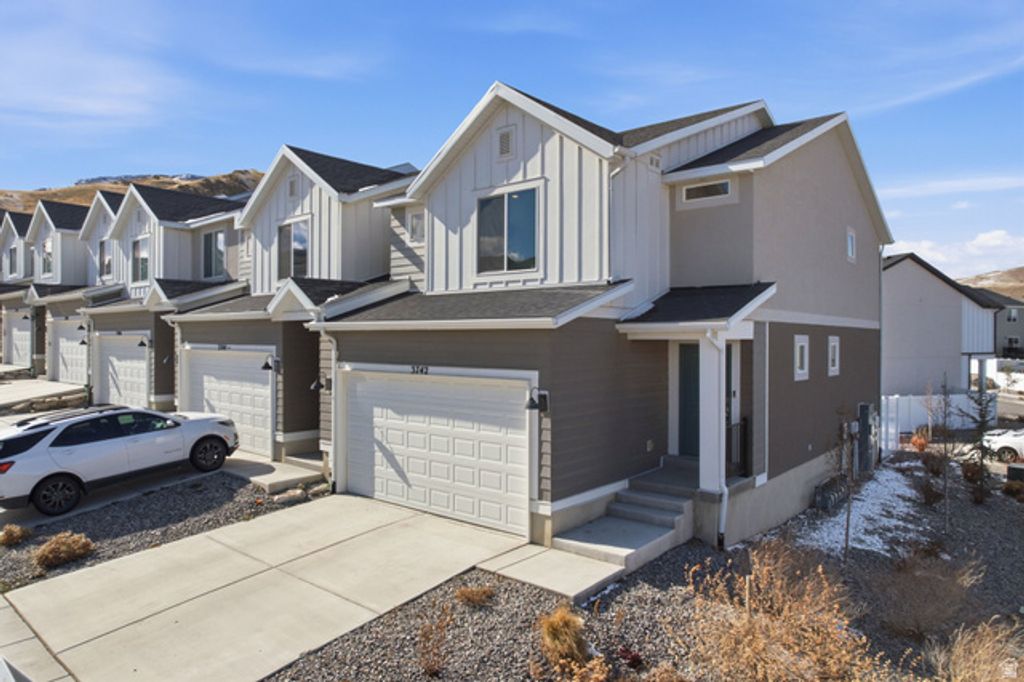 3742 S GOLD BANK DR, Magna, UT 84044