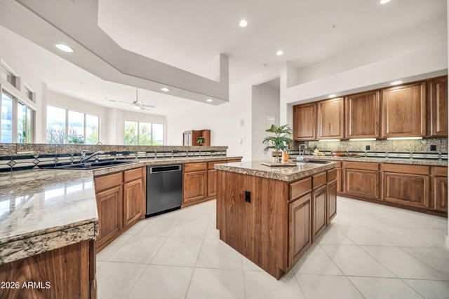 9752 E ROADRUNNER Drive, Scottsdale, AZ 85262