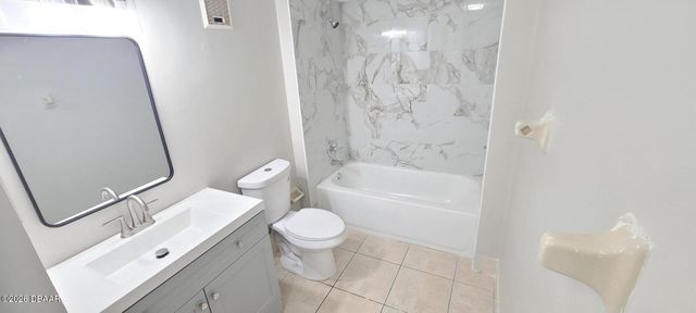 2118 Oak Meadow Circle, South Daytona, FL 32119
