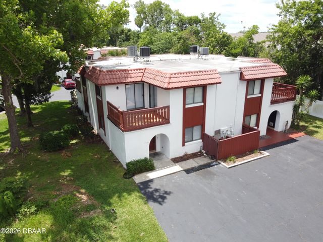 2118 Oak Meadow Circle, South Daytona, FL 32119