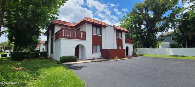 2118 Oak Meadow Circle, South Daytona, FL 32119