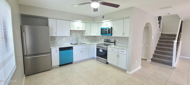 2118 Oak Meadow Circle, South Daytona, FL 32119
