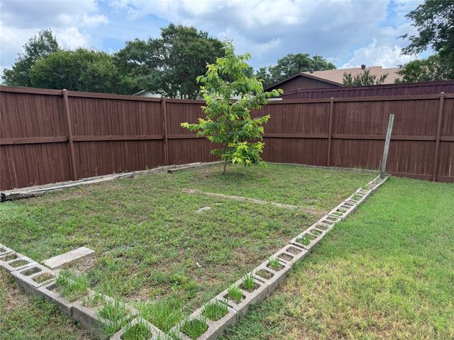 2818 Gayle Drive, Garland, TX 75044