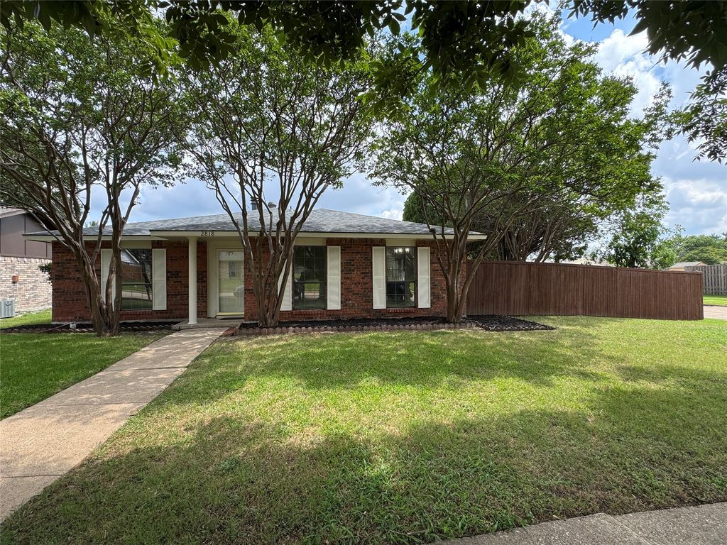 2818 Gayle Drive, Garland, TX 75044