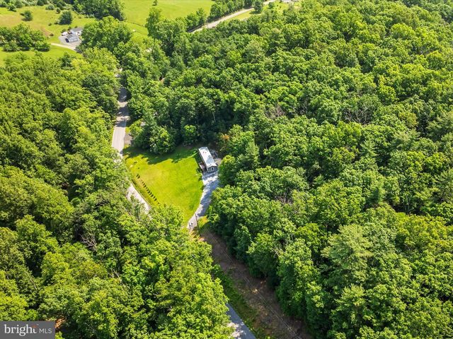 2732 CROSSROAD SCHOOL RD, Hedgesville, WV 25427