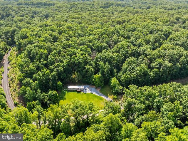 2732 CROSSROAD SCHOOL RD, Hedgesville, WV 25427