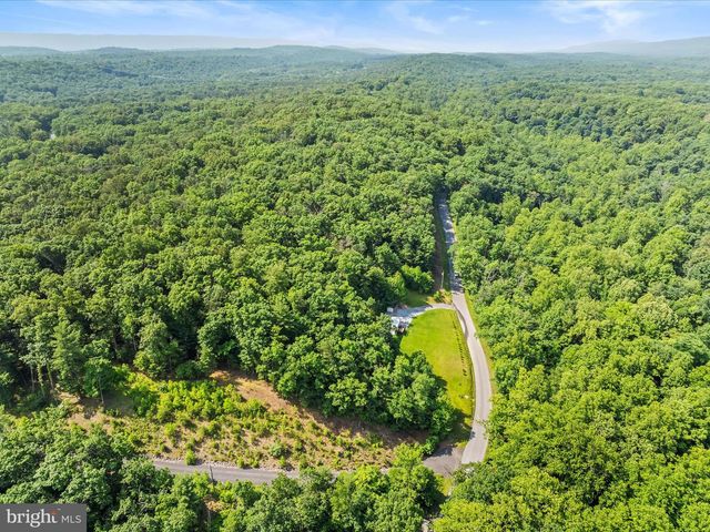 2732 CROSSROAD SCHOOL RD, Hedgesville, WV 25427