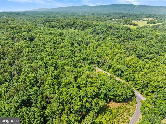 2732 CROSSROAD SCHOOL RD, Hedgesville, WV 25427