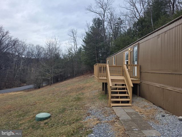 2732 CROSSROAD SCHOOL RD, Hedgesville, WV 25427