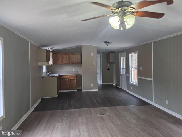 2732 CROSSROAD SCHOOL RD, Hedgesville, WV 25427