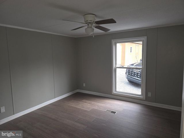 2732 CROSSROAD SCHOOL RD, Hedgesville, WV 25427