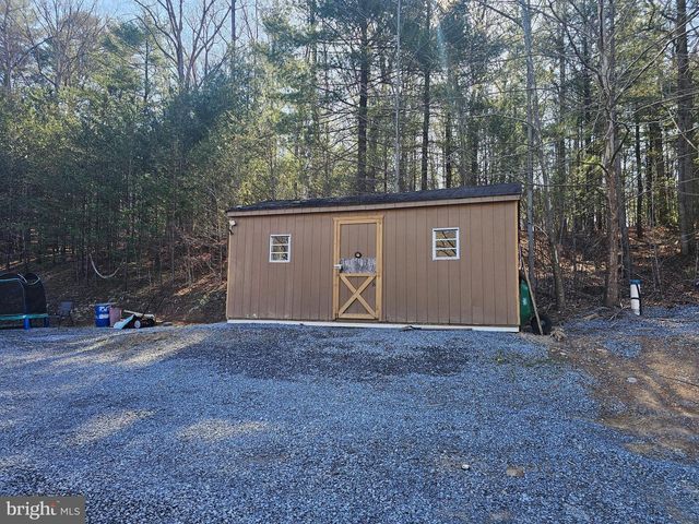 2732 CROSSROAD SCHOOL RD, Hedgesville, WV 25427