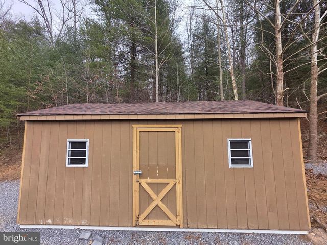 2732 CROSSROAD SCHOOL RD, Hedgesville, WV 25427