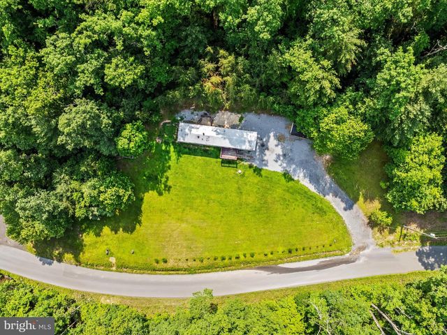 2732 CROSSROAD SCHOOL RD, Hedgesville, WV 25427