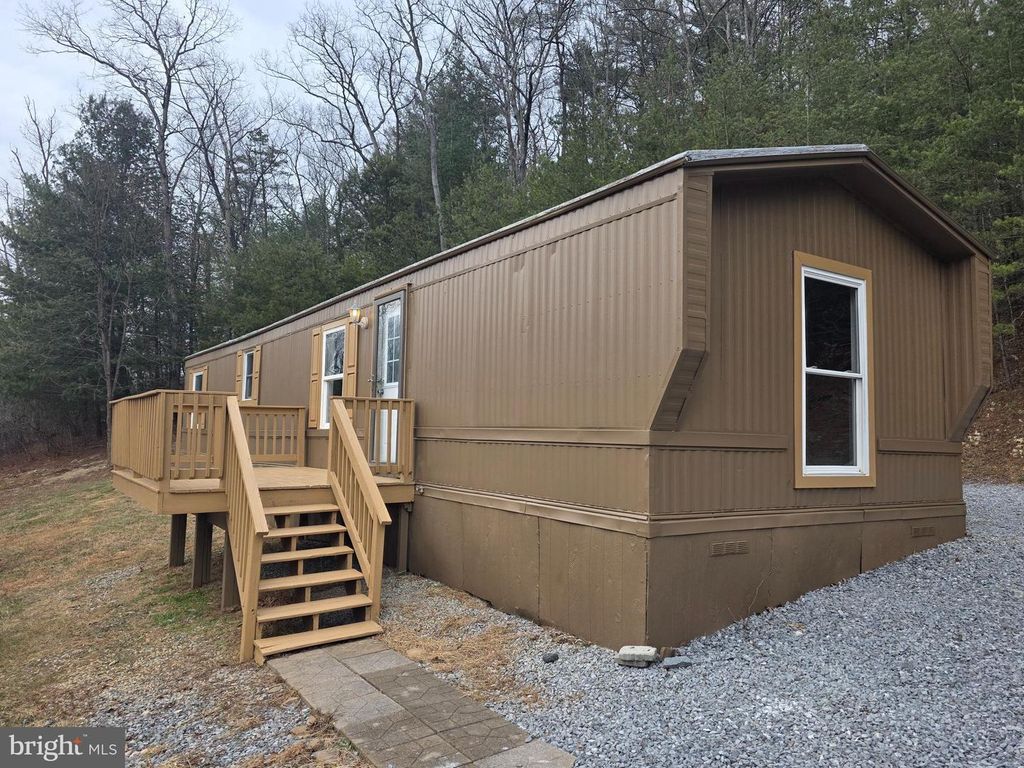 2732 CROSSROAD SCHOOL RD, Hedgesville, WV 25427