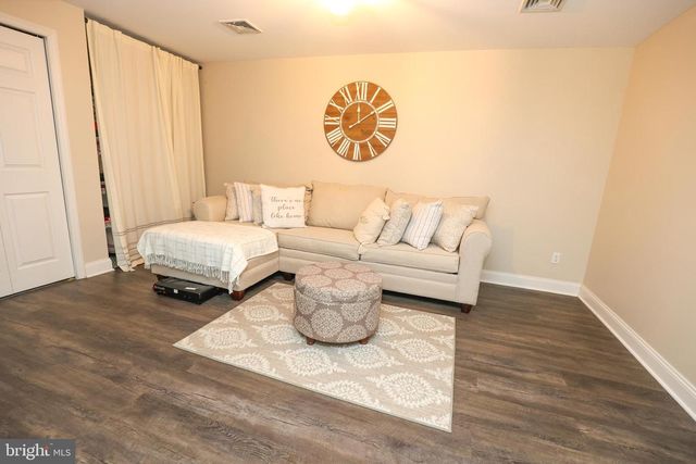 407 CROSSWINDS DR, Lititz, PA 17543