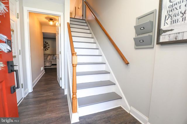 407 CROSSWINDS DR, Lititz, PA 17543