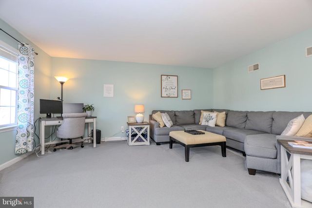 407 CROSSWINDS DR, Lititz, PA 17543