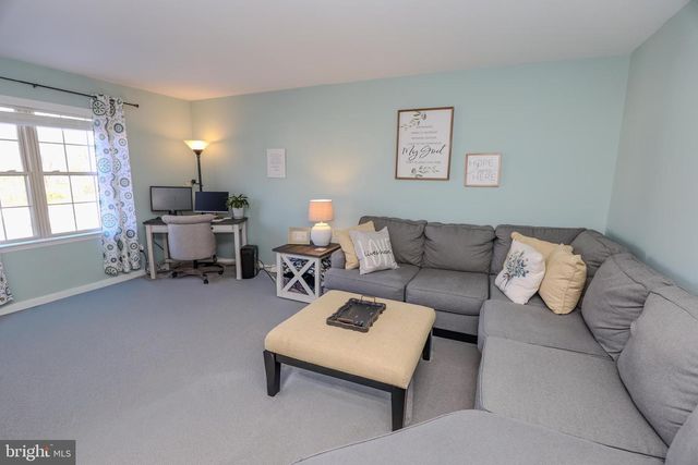 407 CROSSWINDS DR, Lititz, PA 17543